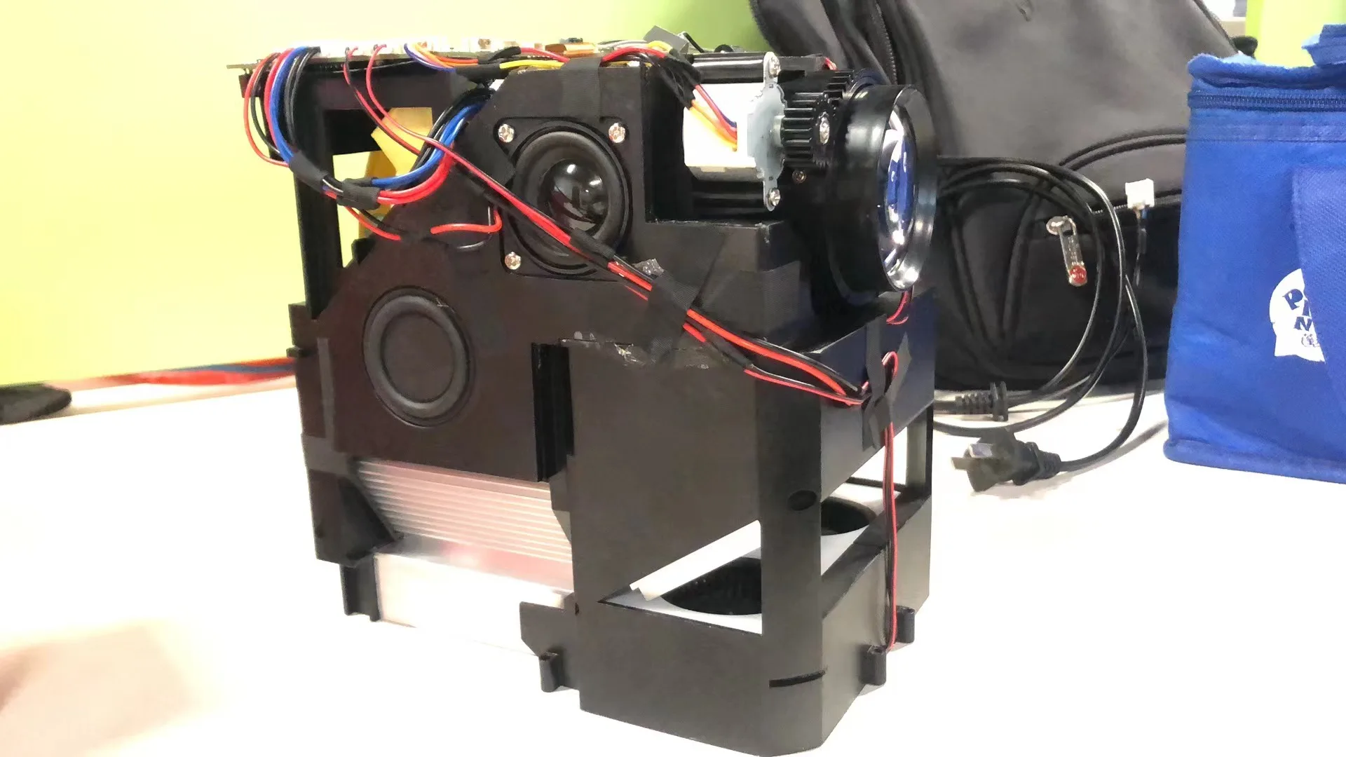 Yinzam 1920x1080p Full Hd Native Resolution Lcd Projector Optical