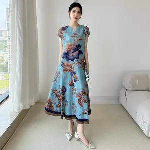 Factory Wholesale Miyake Pleated Vintage V-Neck Women's Plus Size Casual Dress