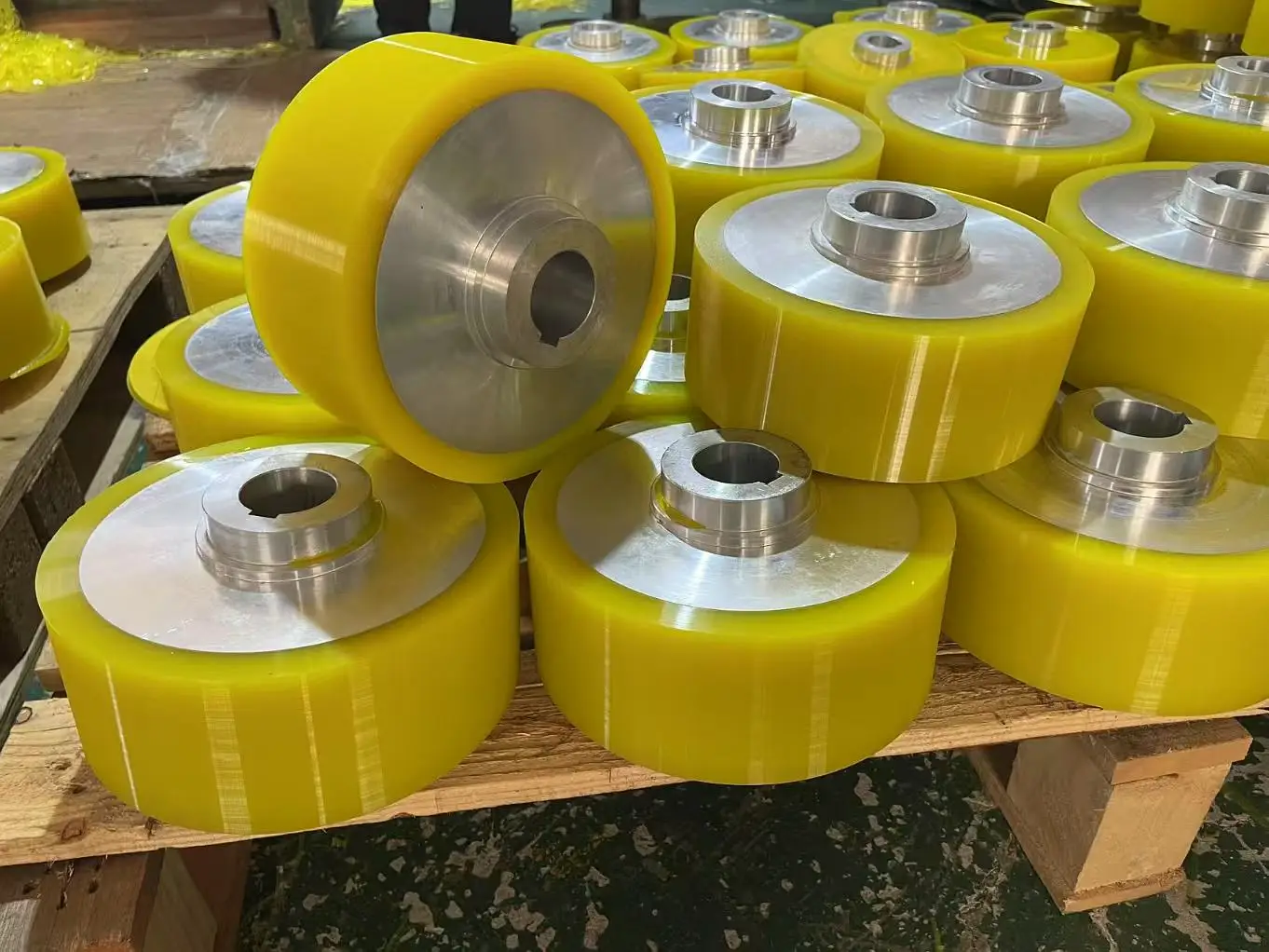 Industrial Conveyor Mute Rubber Bearing Roller PU Wheel Factory Direct Supply with Cutting Processing Service manufacture