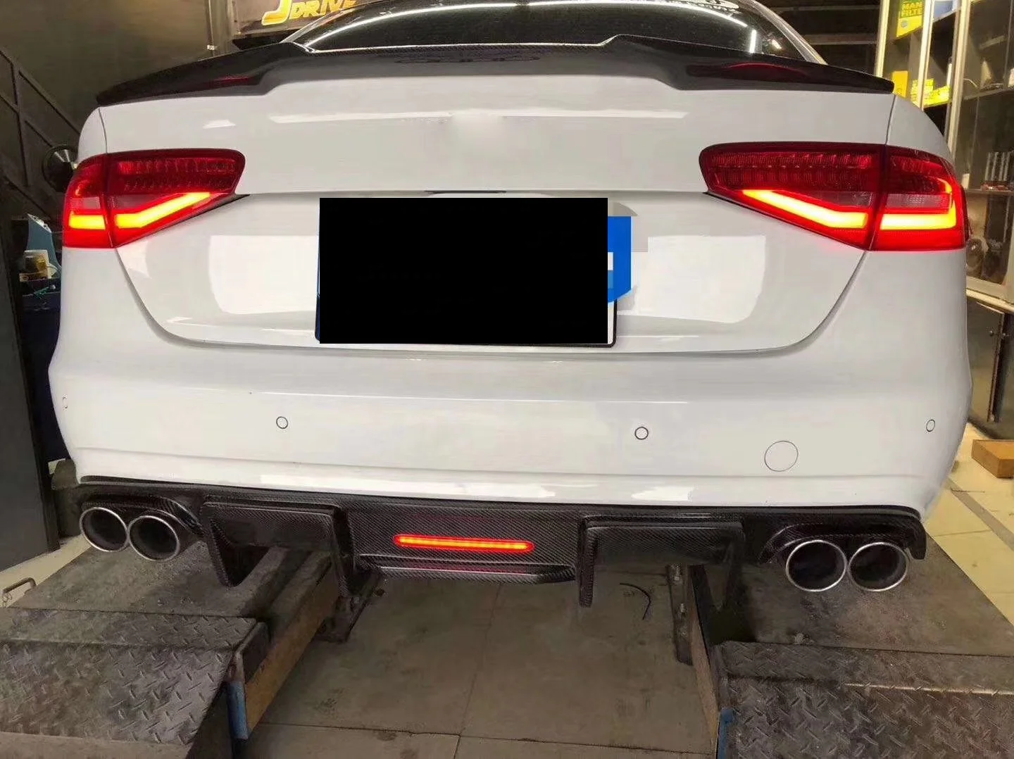 高品質KBスタイルカーA4 Sline S4カーボンファイバーリア 