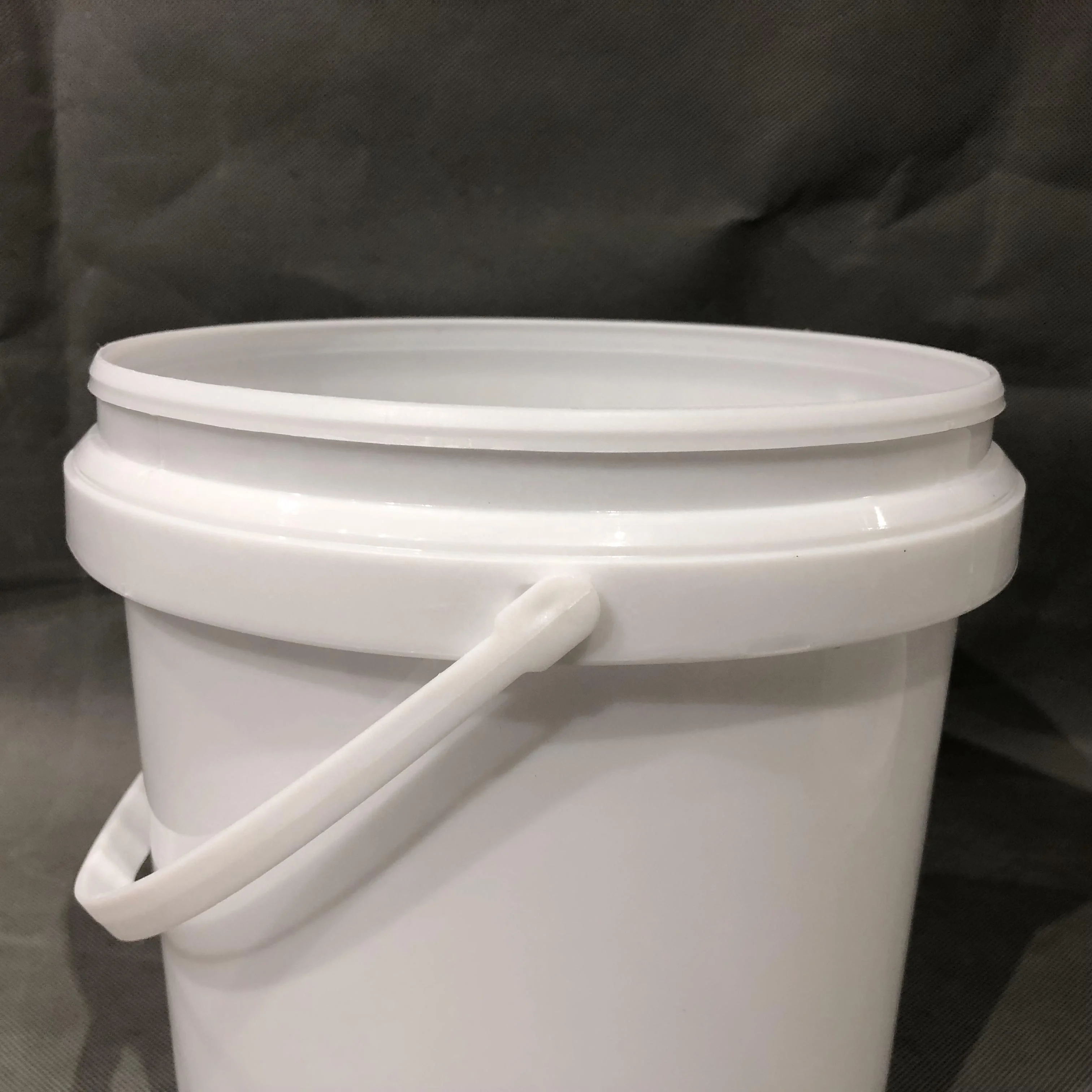 Durable Removable Empty 20L/25L/30L Plastic Barrel Bucket for Water/chemical/food Grade Ingredient Storage
