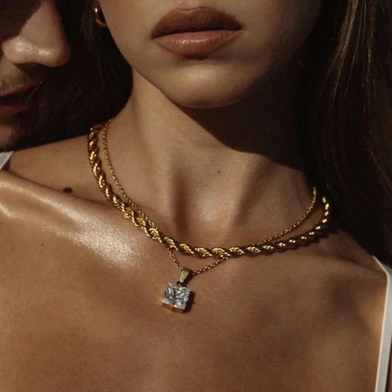 Dainty Stainless Steel Non Tarnished 18k Gold Plated Square Black Gemstone Necklaces Women