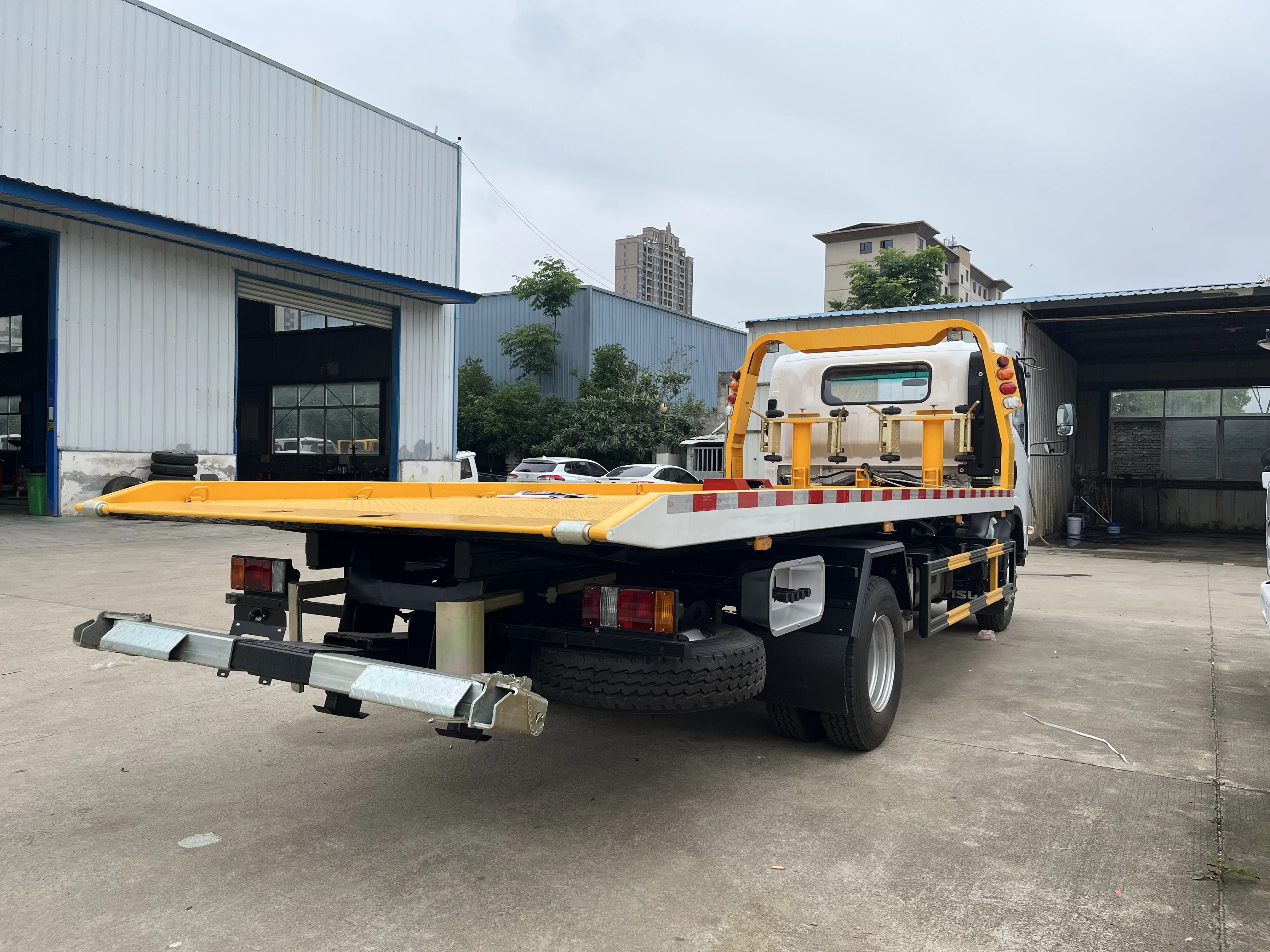 Japanese Brand Towing Truck 5 Tons - Rescue Wrecker