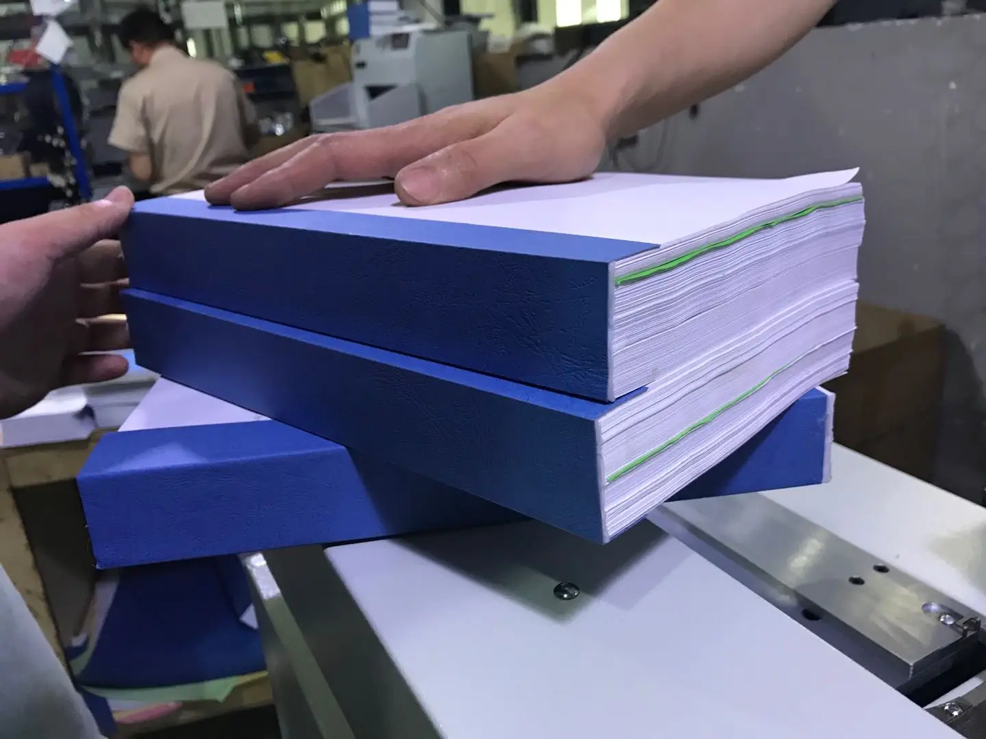 Inverter Book Binder Notebook A4 Two Rollers and Heel Glue Eva Hot Melt Glue Binder Machine Perfect Book Binding Machine TC60A4