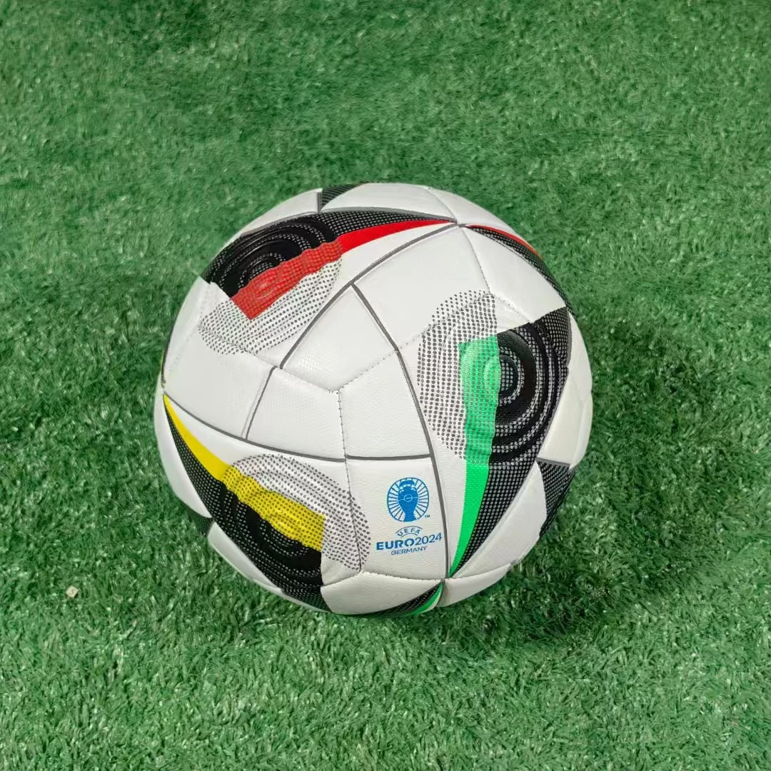 Eco-friendly Customizable Footballs For Training And Match Play_voghion.com