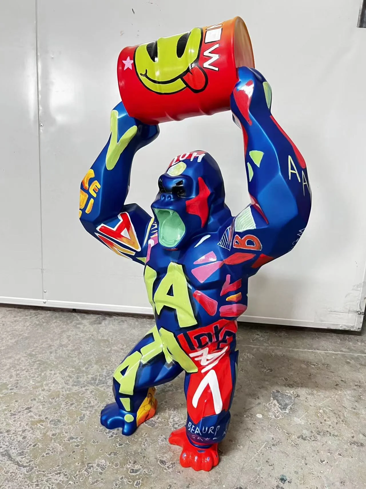 Gorilla Animal Statue Life Size Apes for Garden Decoracion Wholesale Modern Creative Resin King Kong Nordic Style Custom