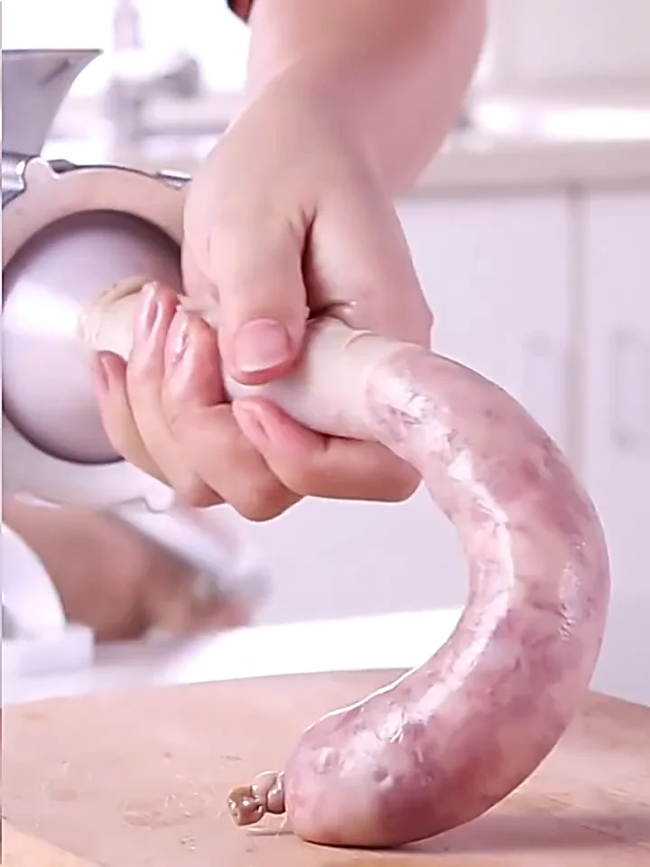 Kitchen Meat Grinder Handheld Sausage Noodle Tool