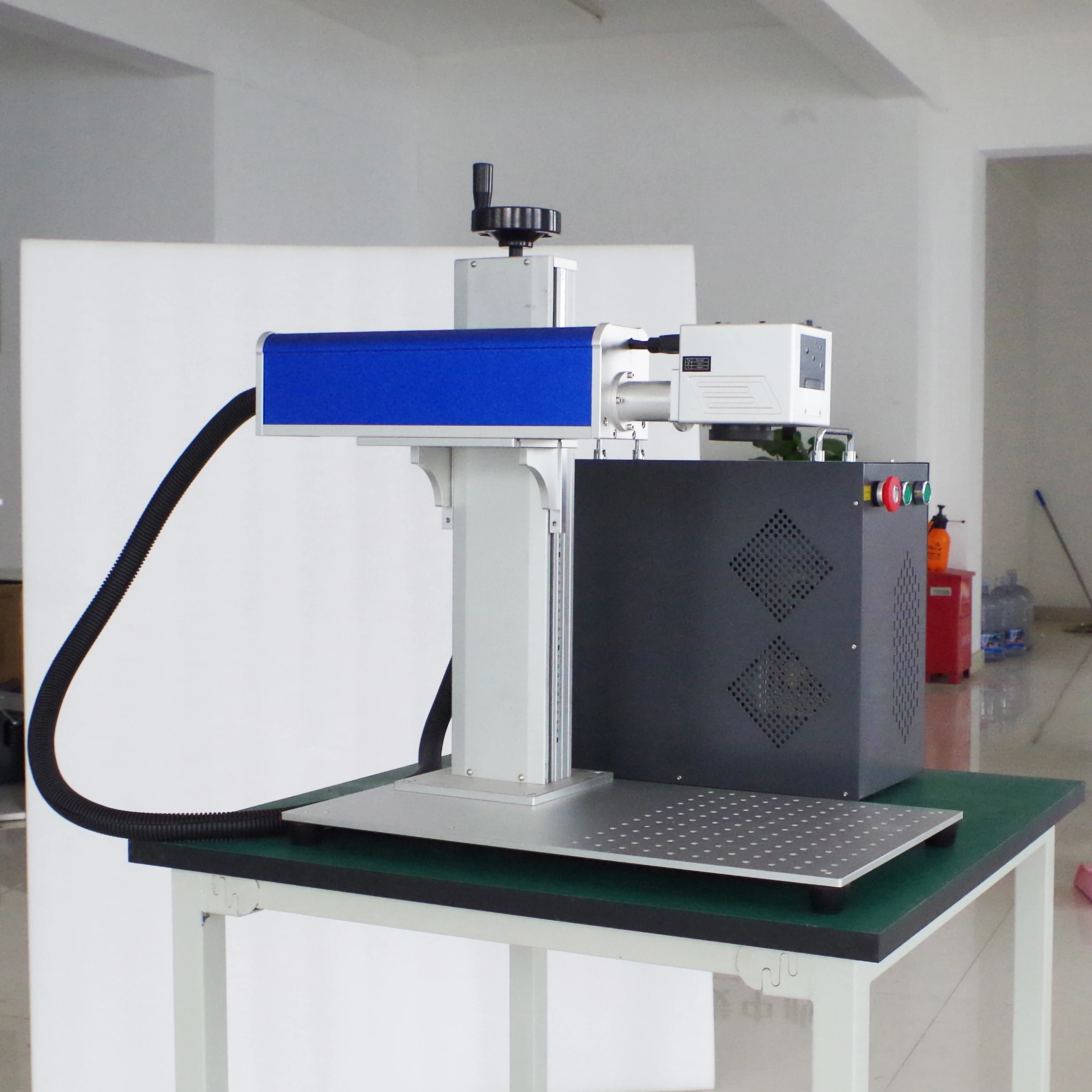 20w 30w Portable Small Laser Marking Machine Galvo Fiber Laser Engraver with Rotary Ring