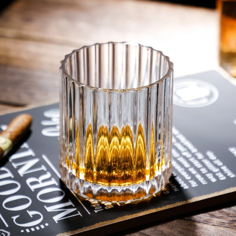 Factory Custom Unbreakable Lead Free Diamond Striped Engraved Luxury Crystal Heavy Base Diamond whiskey glass for Party