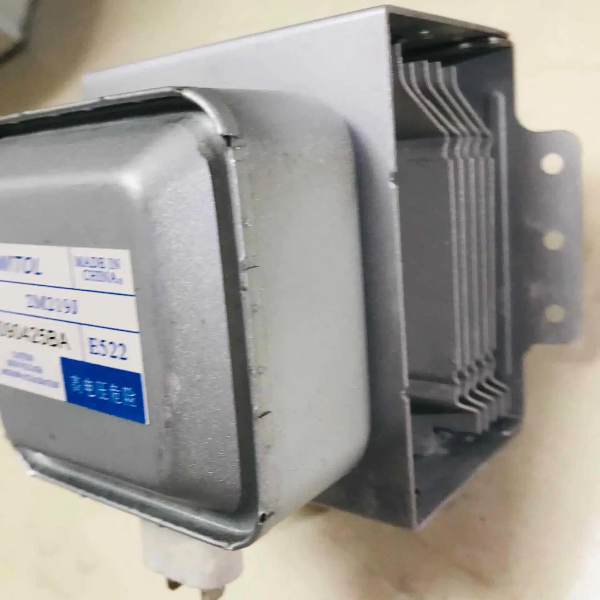 Contains High Voltage Magnetron 2M210-M1 Microwave Tube Universal M24FB-210A Galanz Microwave Oven