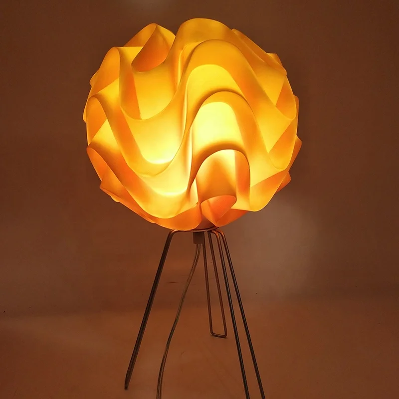 Factory Price Colorful PP Polypropylene Material Flower Style Lampshade and Table Lamp