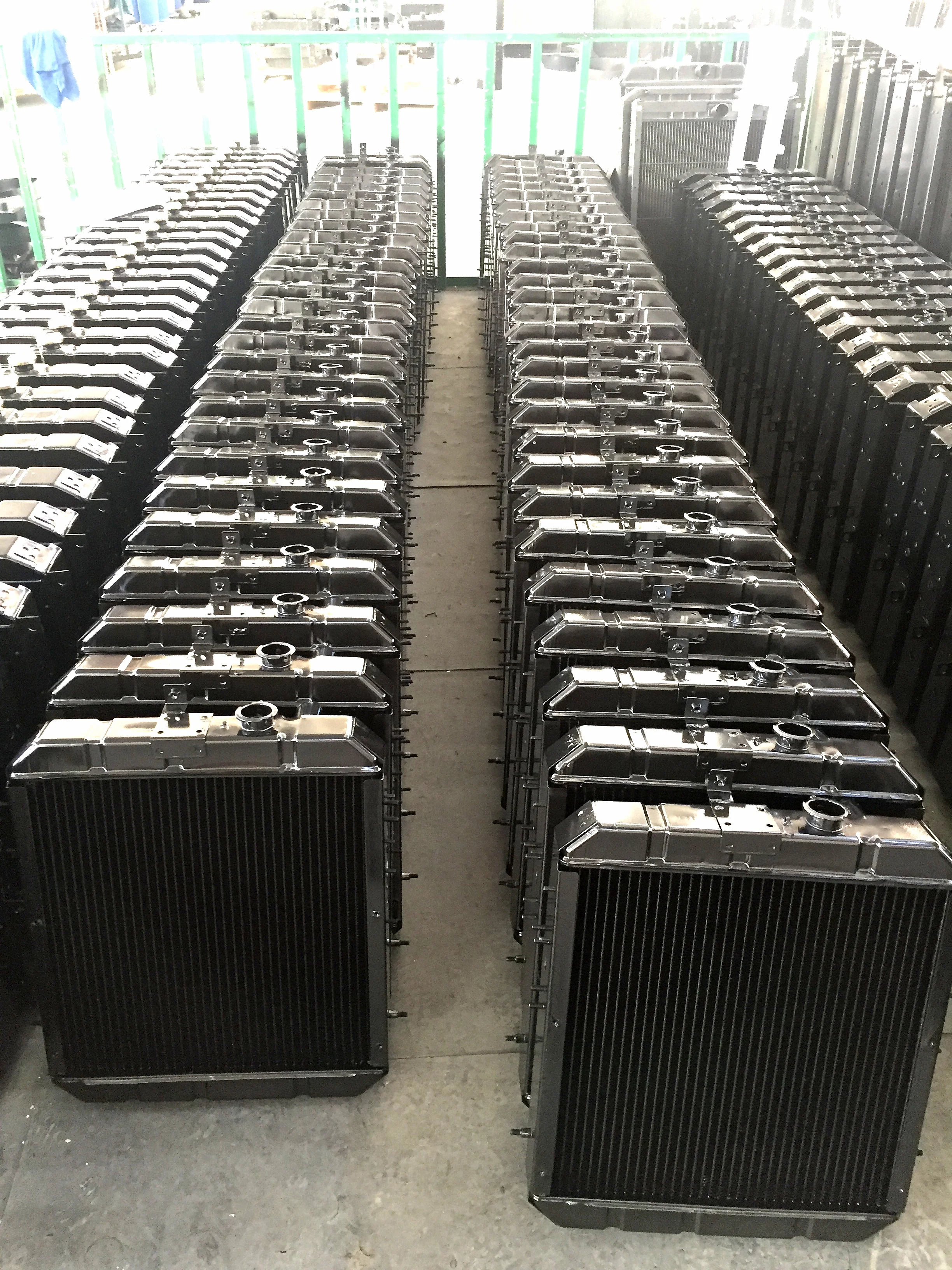 MB390015 Fuso Canter 4D31 Copper Brass Radiator for Mitsubishi