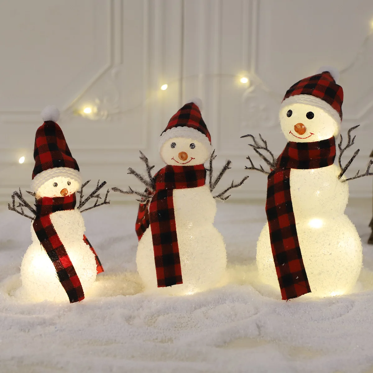 Small LED lighted Battery Operated snowy christmas snowman statue decoration for christmas decor