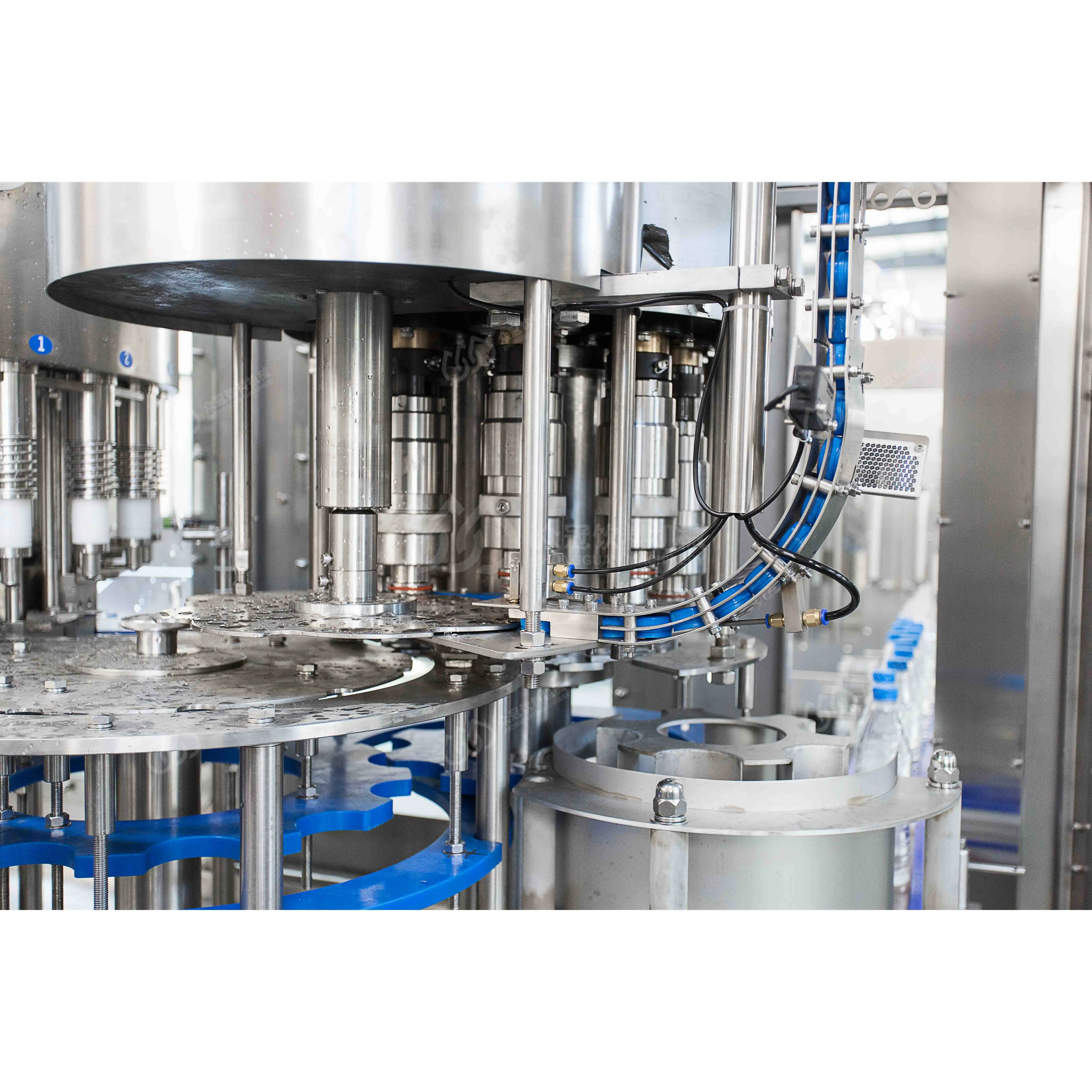 
 Полностью Автоматизированный наполнитель для воды/сока/безалкогольных напитков/розлив по цене  