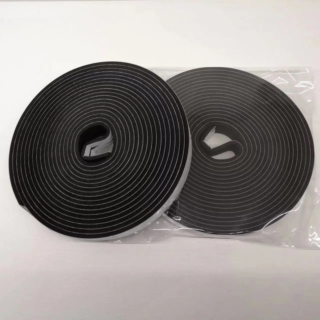 Free Sample Soft Silicone Rubber Foam Sponge Seal Strip for Door and window details