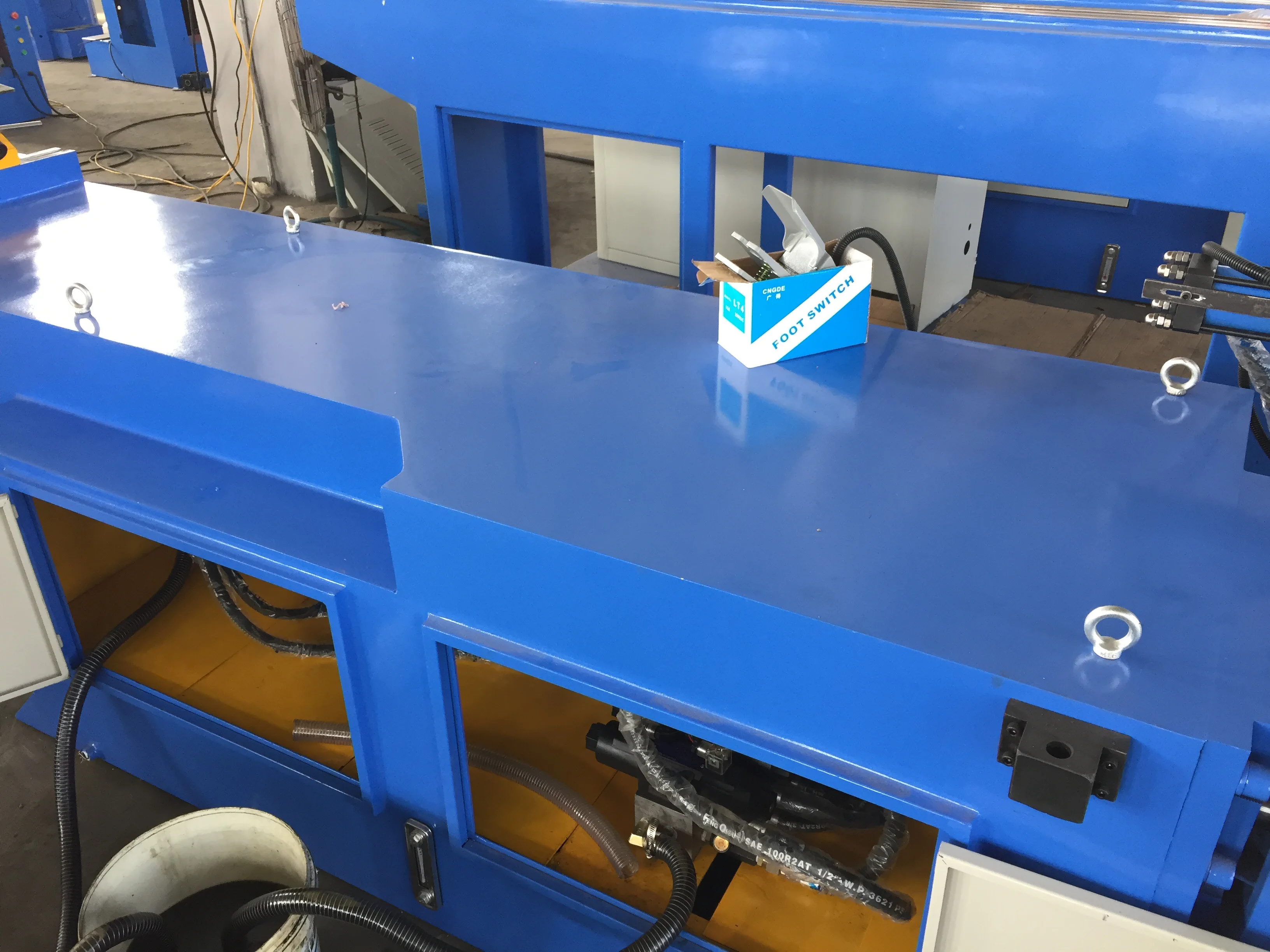Accurl 129NC Pipe and Tube Bending Machine Tube Bender with Easy-to-read Degree Indicator to Help Achieve Correct Bend Degrees