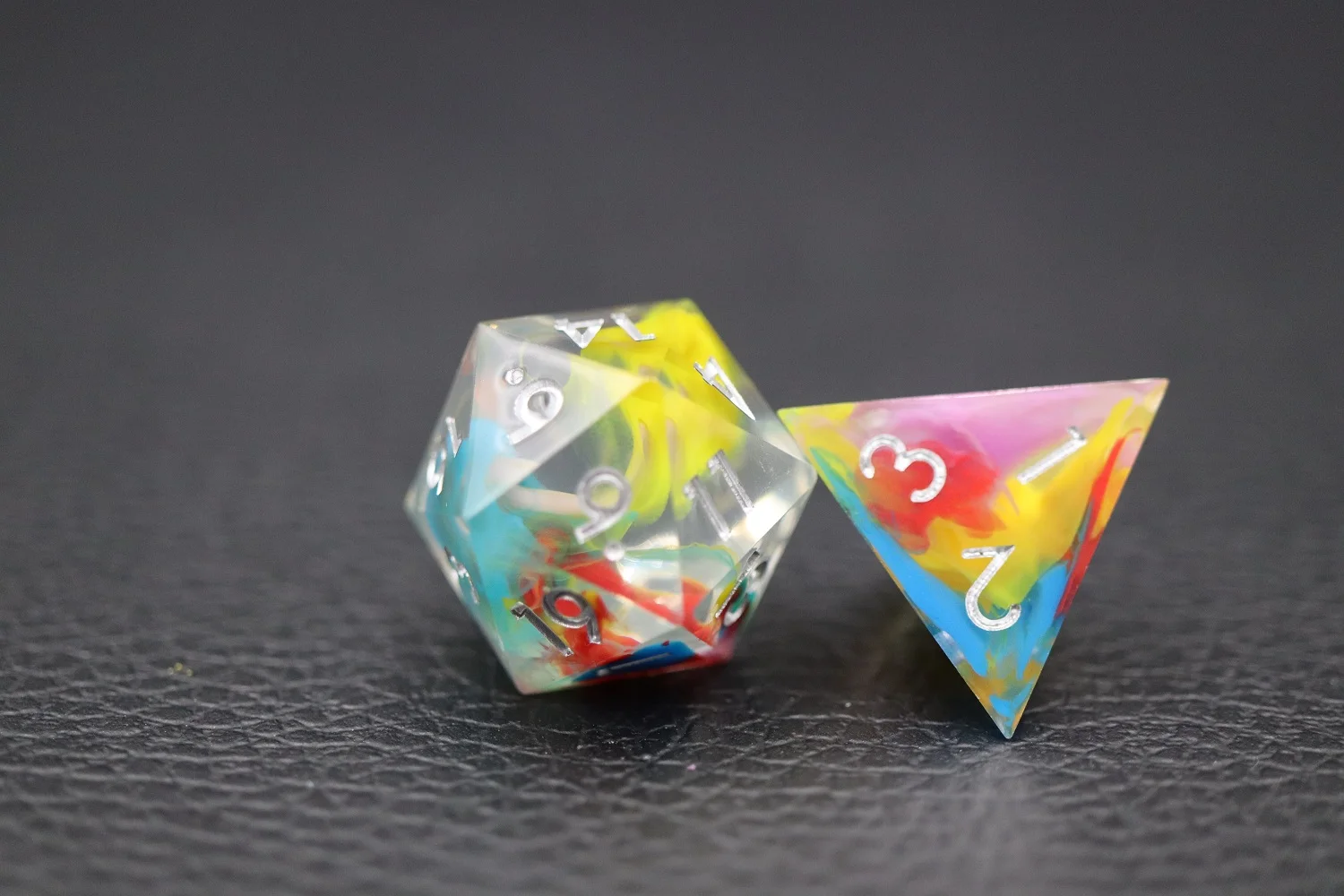 OEM Custom D20 Dragon Resin Dice for DND Games 16mm Multiple 4 Colour Vapor Coloured Dice details