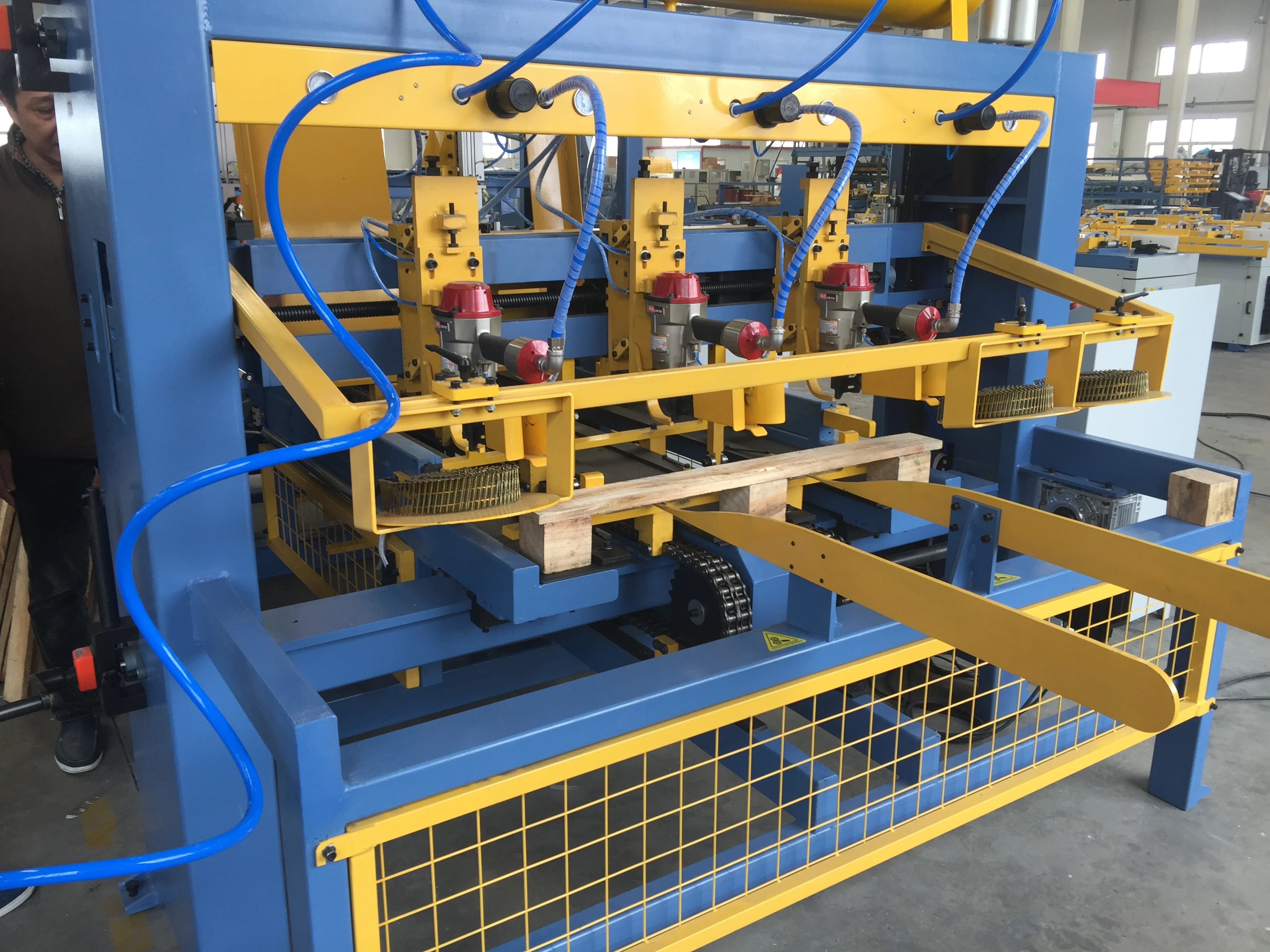 SF9022 Automatic Block Wood Pallet Leg Nailing Machine