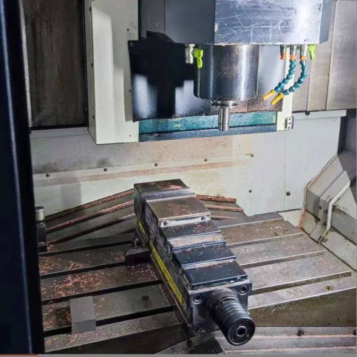 High Precision Japan Makino V33 Used Cnc Vertical Machining Center