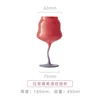 Bicchiere da vino rosso e viola con design a spirale