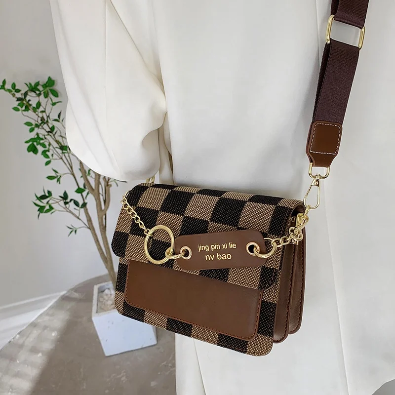 HLT jacquard chain pochette nude pink