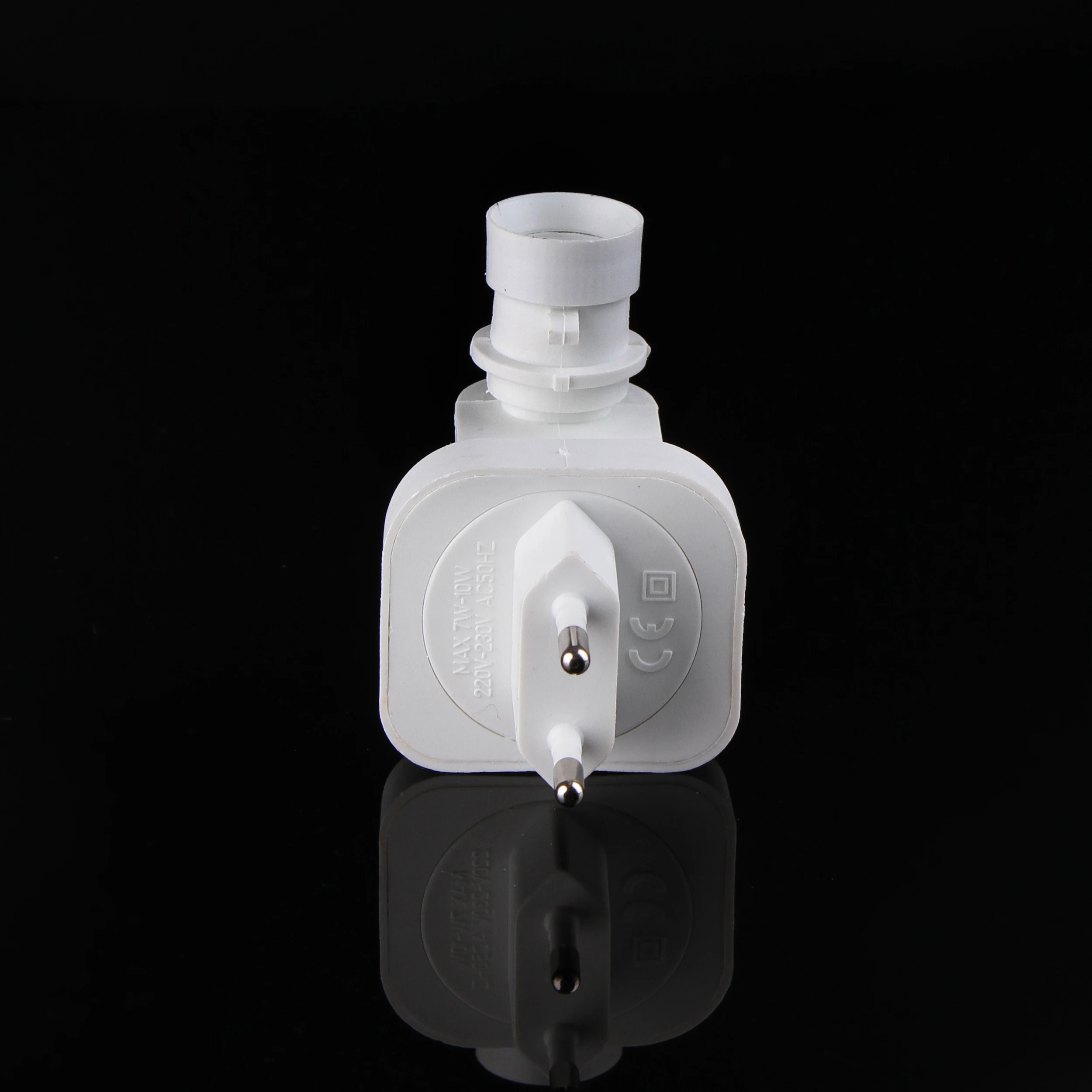 E14 Base Socket CE ROHS Salt Lamp Night Light Rotating EU Plug Adapter Socket PBT Material 220V-242V 1-Year Warranty