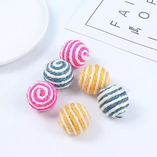 Hot Sale Interactive Cat Teaser Ball 4cm Squeaky Sisal Ball Durable Cotton Pet Toy Ball in Stock