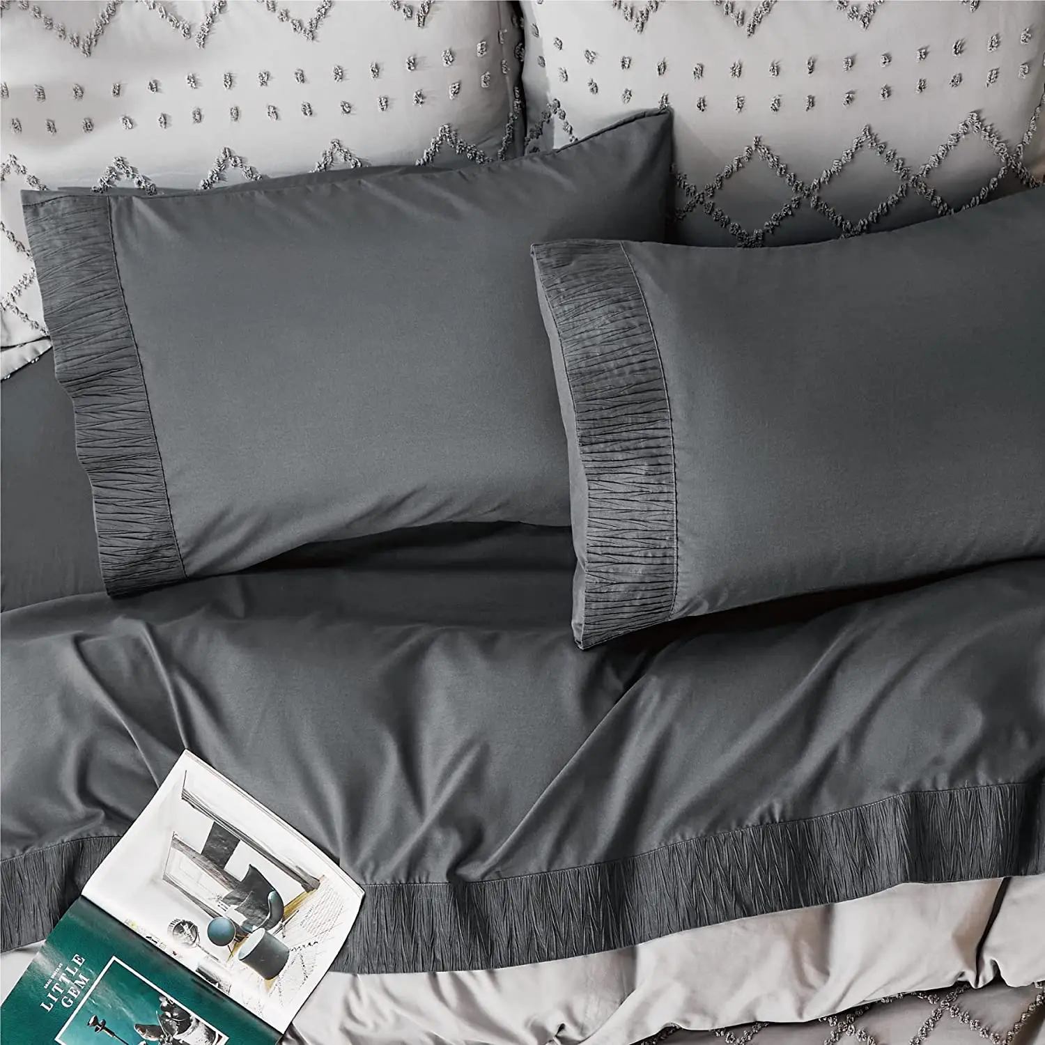 Exquisite Embossed Design Grey Polyester Microfiber Rushed Soft 1800 Bedding Sheets