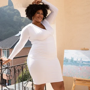 New Arrival Woman Elegant Long Sleeve v Neck Ruched Bodycon Short Skirt Party Wear Sexy Dress