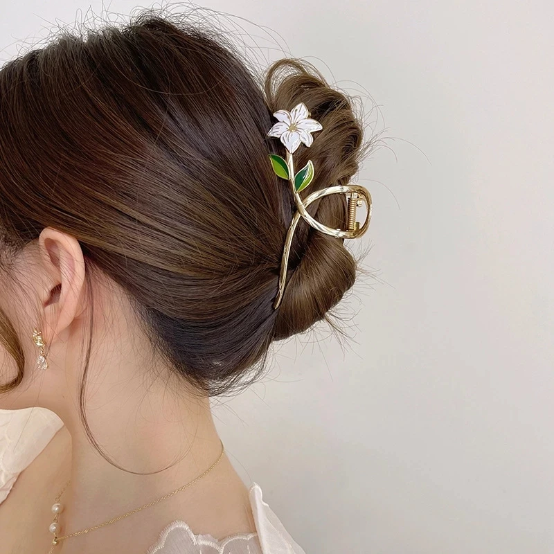 Elegant Metal Hair Claw Clips - Perfect for Special Occasions display picture 1