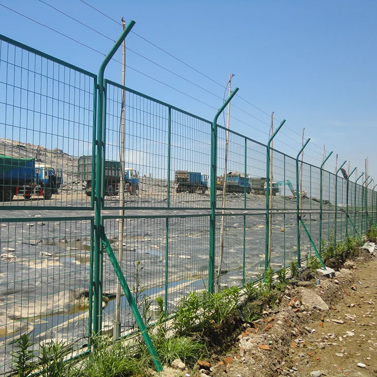 גדר אבטחה מרשת תיל מלובנת, מצופה PVC, גדר חצר עם בנייה מפלדה במודל תלת-ממדי, גובה 6 רגל