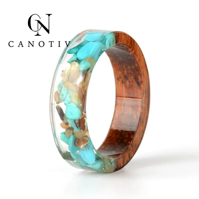Clear Resin Ring Featuring Gold Accents. - One Size Fits M (87185)