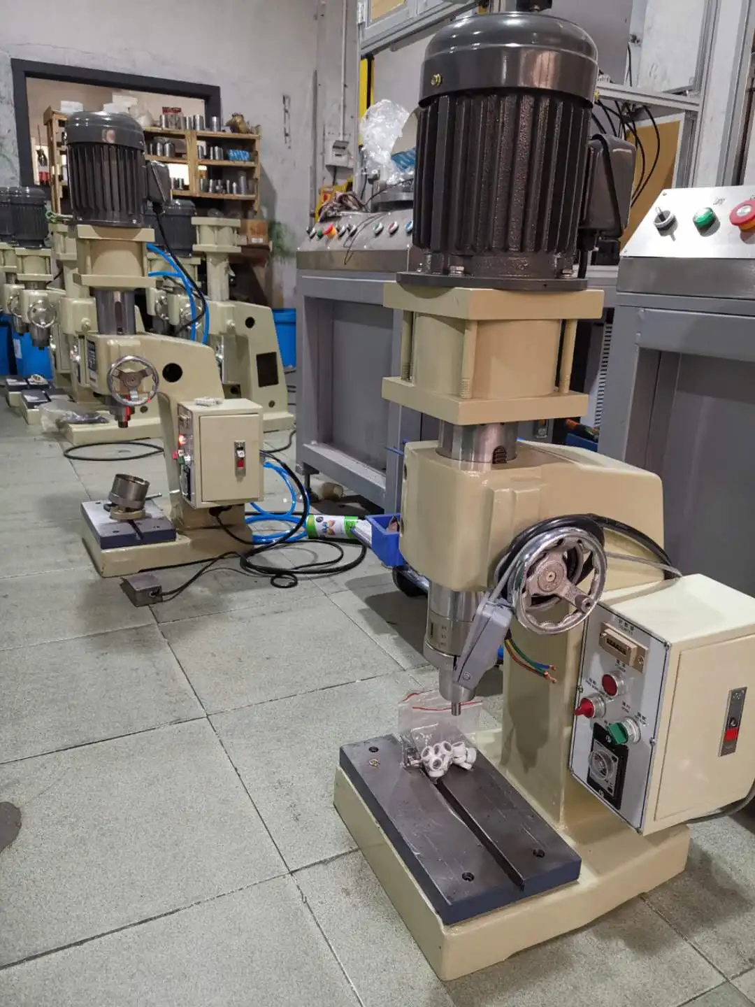 Pneumatic Rotary Riveting Machine  for Hardware