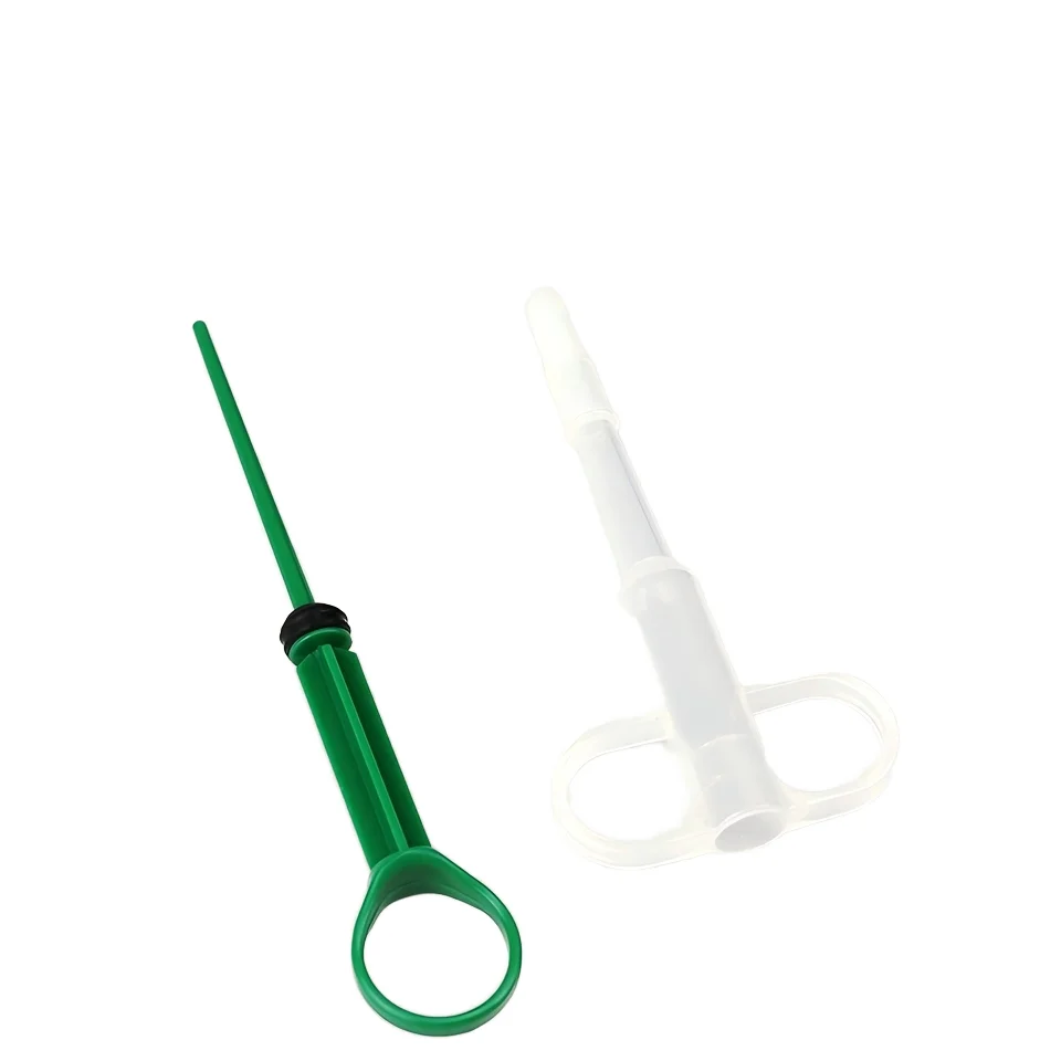 Wholesale  Pet Medicine Feeder Automatic Tablet Water/Milk Syringe Bottle-Shaped Travel Bowls for Cat and Dog Feedings