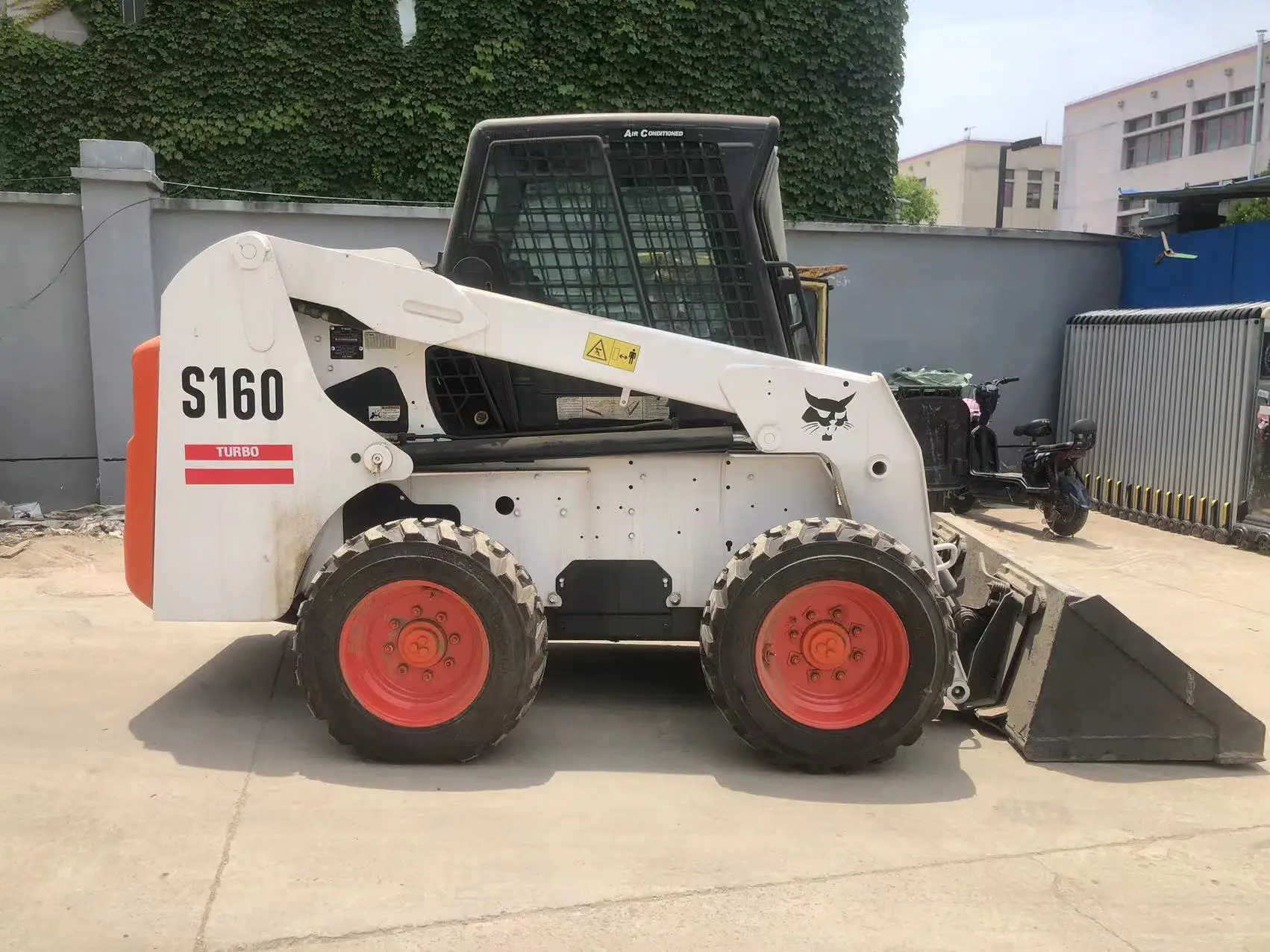 Used Bobcat Skid Steer Loaders S160 Bobcat Mini Loader S160 Skid Steer