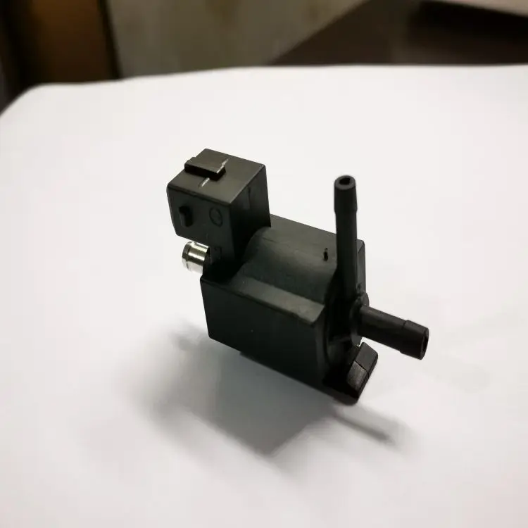 Turbo Solenoid Valve Boost Control 30670448 for Volvo XC90 XC70 V70 S60 C70 S80 19168559 12657023 722240130 9473212 8627299