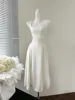 Stile lungo bianco