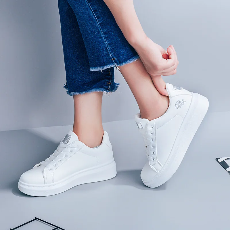 China Popular Girl Shoes 2019 2022 Women's Casual Shoes Sneakers