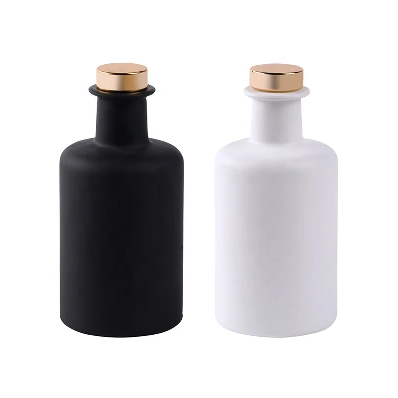 Matte Black Custom Colored Empty Wholesale  250ml Glass Diffuser Bottles with Cork