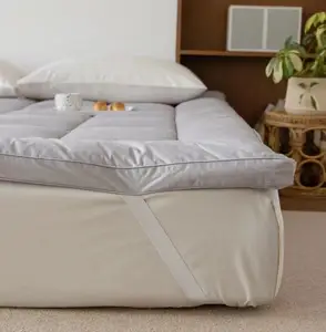 Comfortable Eco-Friendly Soft Hotel Mattress Topper Bed Mat Quilted 100% Polyester Fabric 200TC Thread Count Thick Pad