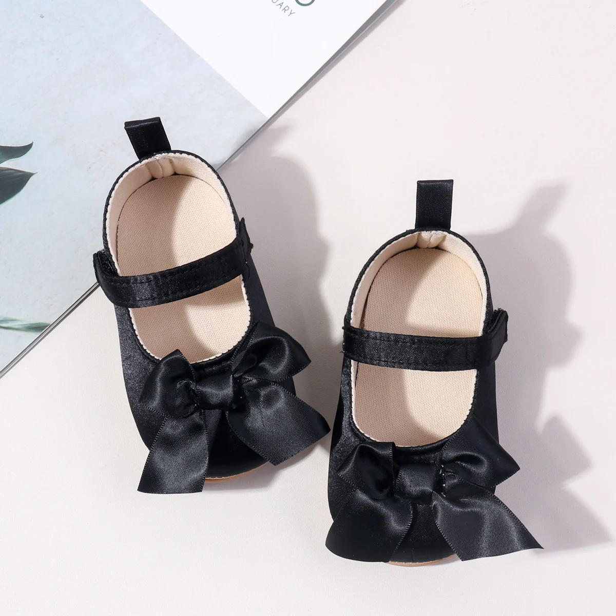 2025 Spring Summer New Arrival Infant Newborn Girl Shoes Breathable Cotton Soft TPR Soles Bowknot Princess Baby Shoes supplier