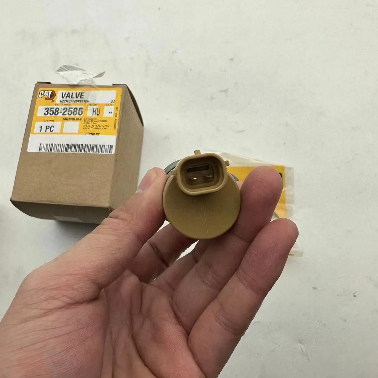 Construction Machinery Parts 358-2586 3582586 Solenoid Valve for 320E 330F  336 Caterpillar Excavator
