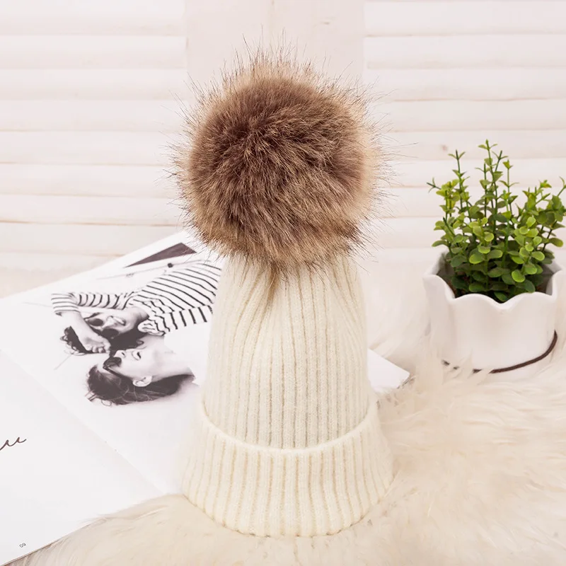 Wholesale Beanie Hat Winter Knit Hat, Wholesale Pompom Winter Hats,  Wholesale Hats NYC! – D&B Pashmina
