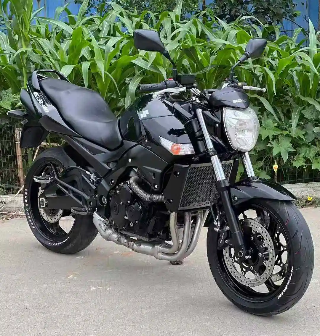 Suzuki GSR400 Urban Street Bike - 400cc Brushless Motor