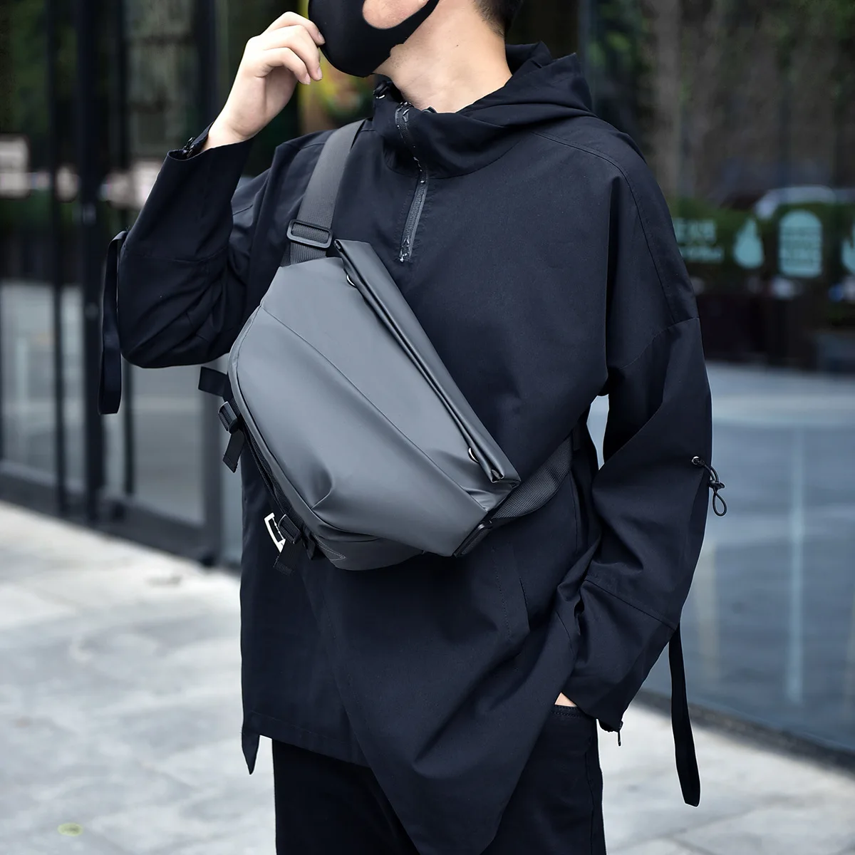 best sales Anti lost Messenger Outdoor Chest Crossbody Bag Waterproof Sling Bag men