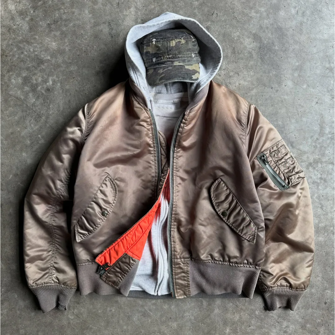 Dostosowana kurtka typu bomber z nylonu dla mężczyzn, przycięta, rozmiar XL, w stylu vintage, z efektem zużycia, podbita, z guzikami zatrzaskowymi, z naszywkami na piersiach i kieszeniami – ODM/OEM