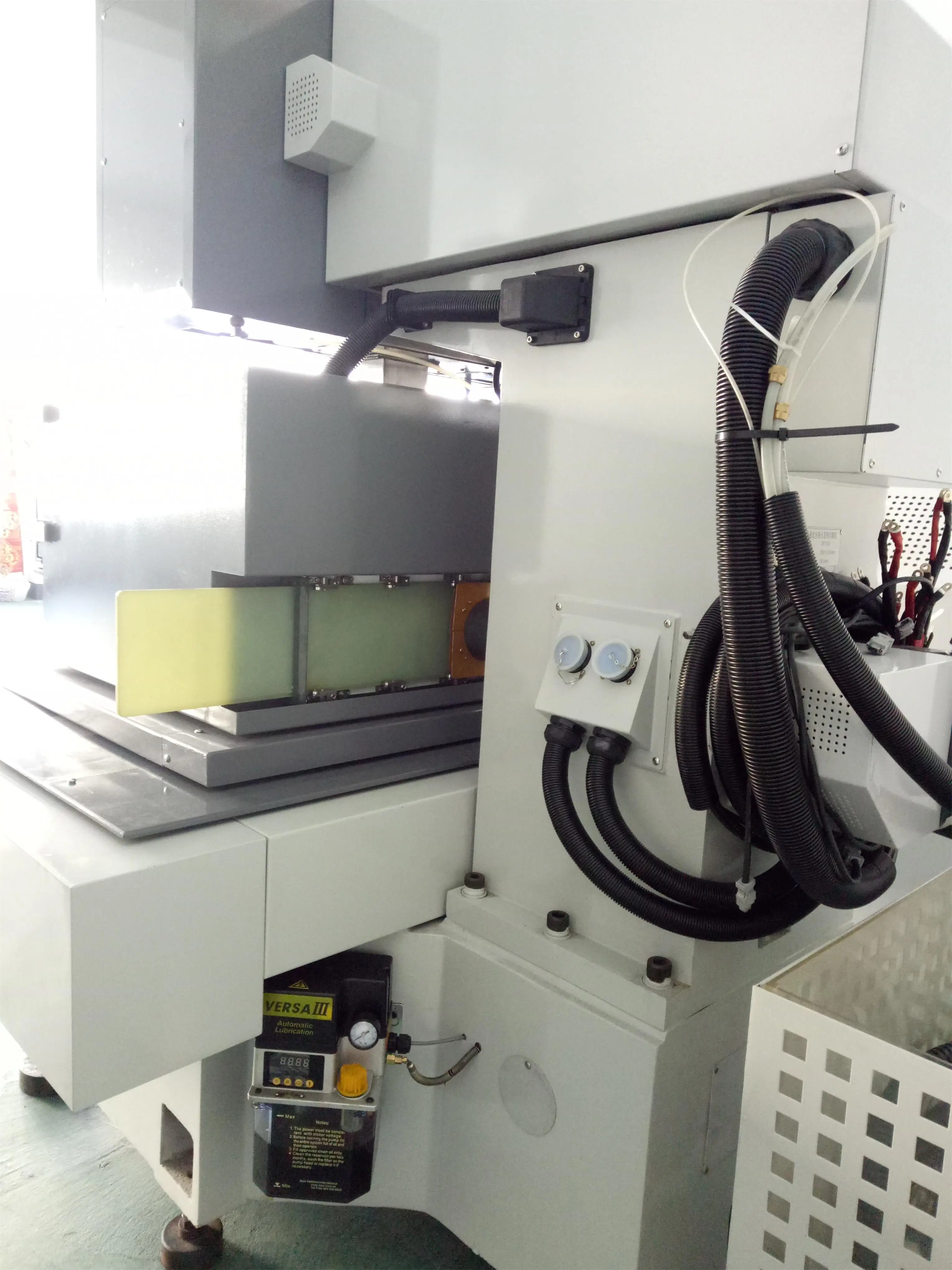 DK7632A Low Speed Wire Cut EDM
