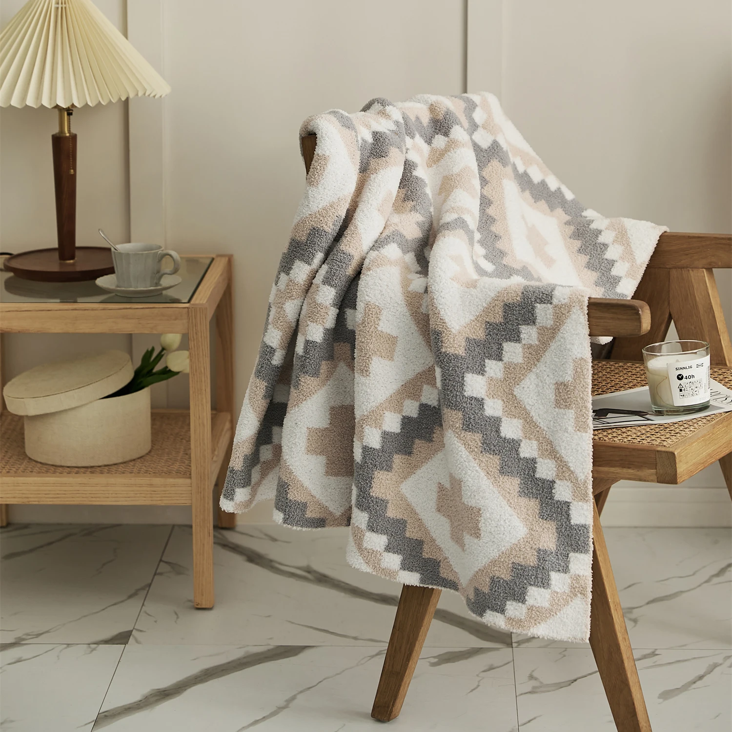 YM Modern style super soft cozy geometric knitted throw blanket for adults rest sleeping manufacture