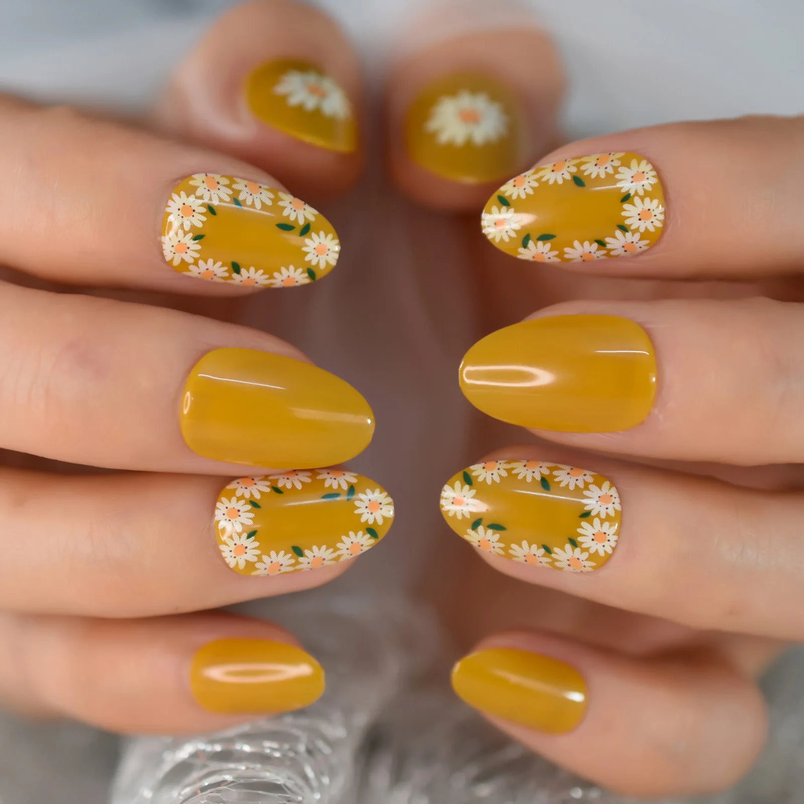 Yellow nail polish Stock Photos, Royalty Free Yellow nail polish Images |  Depositphotos