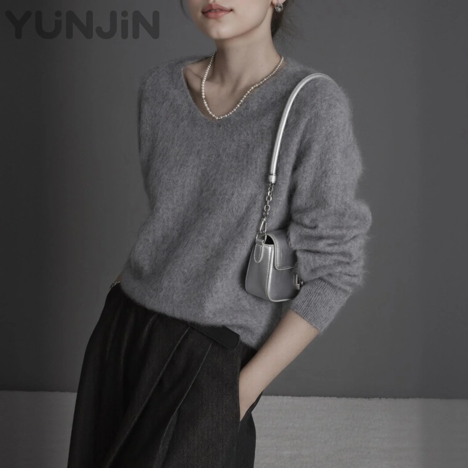 Women's Fashion Wool Cashmere Knitted Sweater V-neck Seamless